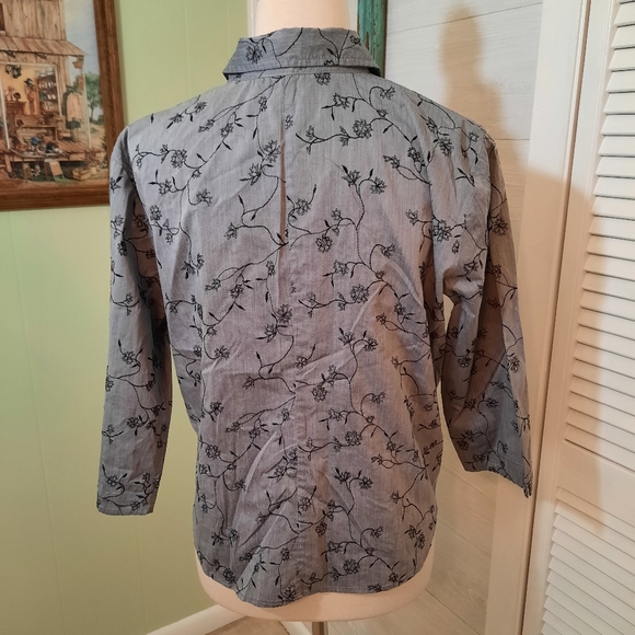 Karen Kane embroidery button down top shirt sz M/P *M6 - Picture 2 of 6